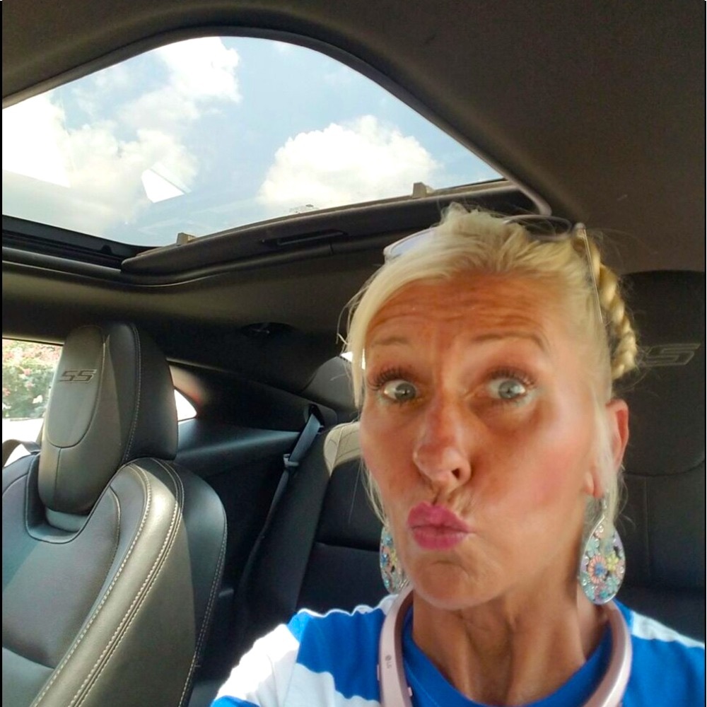 Meet your Posher, Victoria